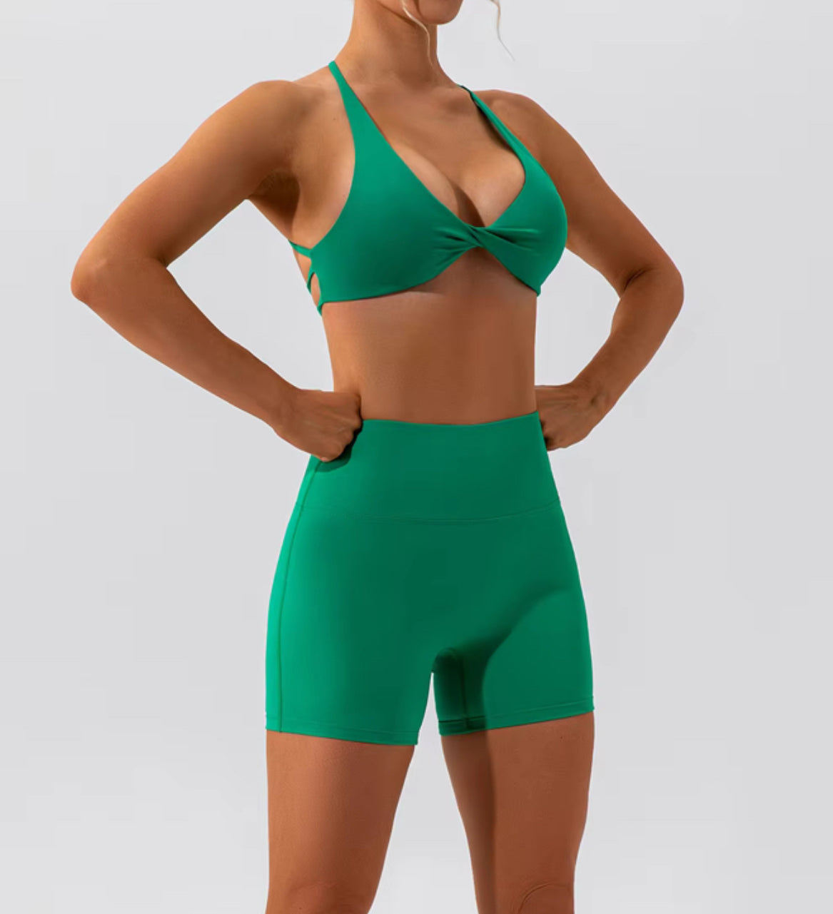 Front Twist Performance Bra